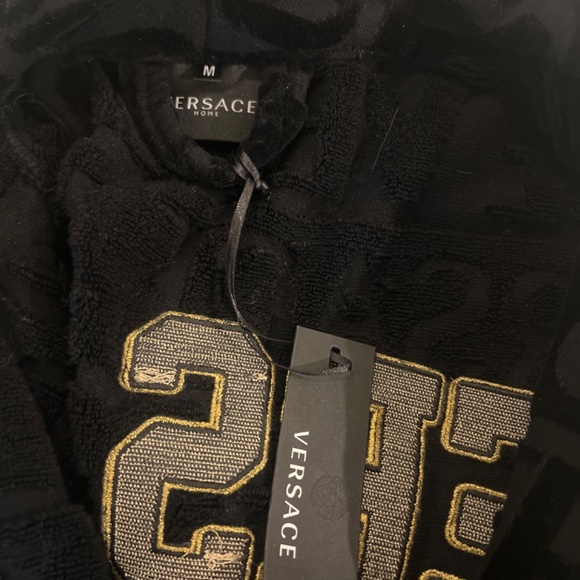 Versace robe - Picture 2 of 3